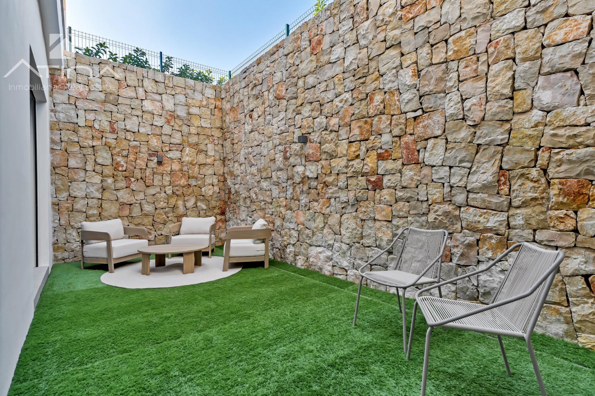 Impresionante villa de lujo de nueva construcción situada en la encantadora localidad de Jávea.
