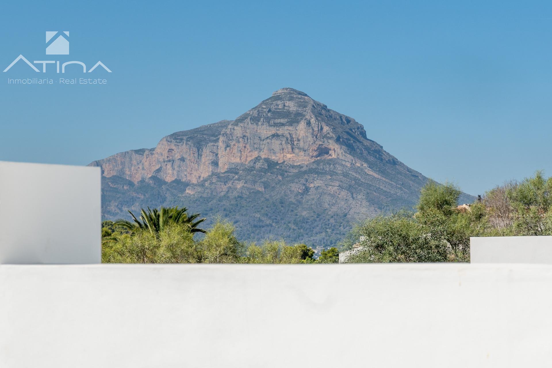 Impresionante villa de lujo de nueva construcción situada en la encantadora localidad de Jávea.