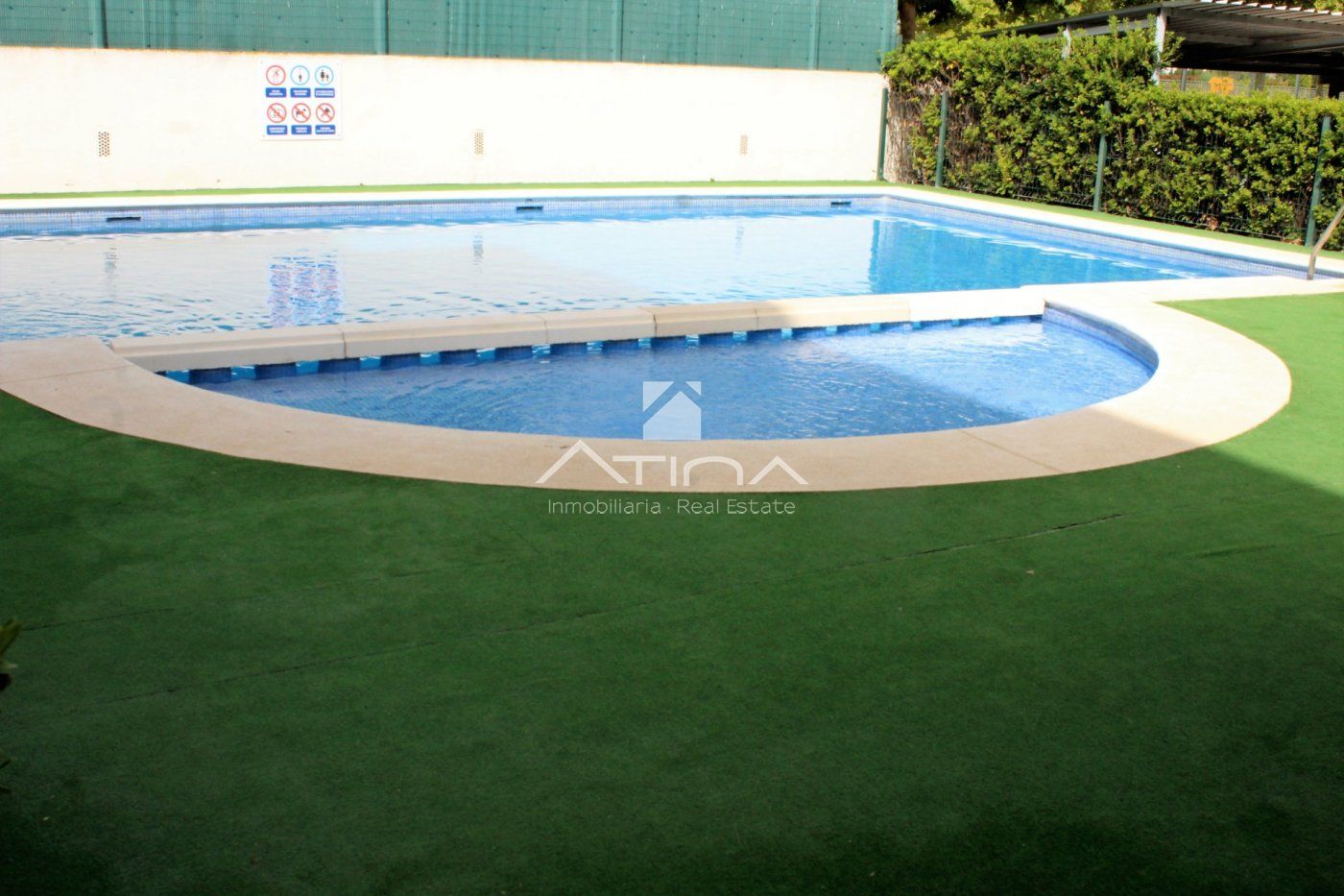 Precioso apartamento rodeado de zonas verdes situado en la playa de Daimús