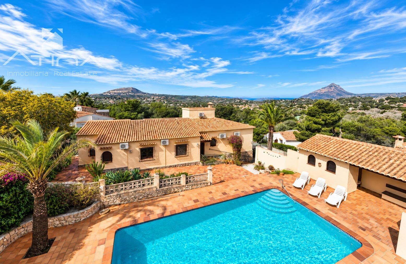 Exclusiva villa con vista al Montgó en zona Balcón al Mar Jávea