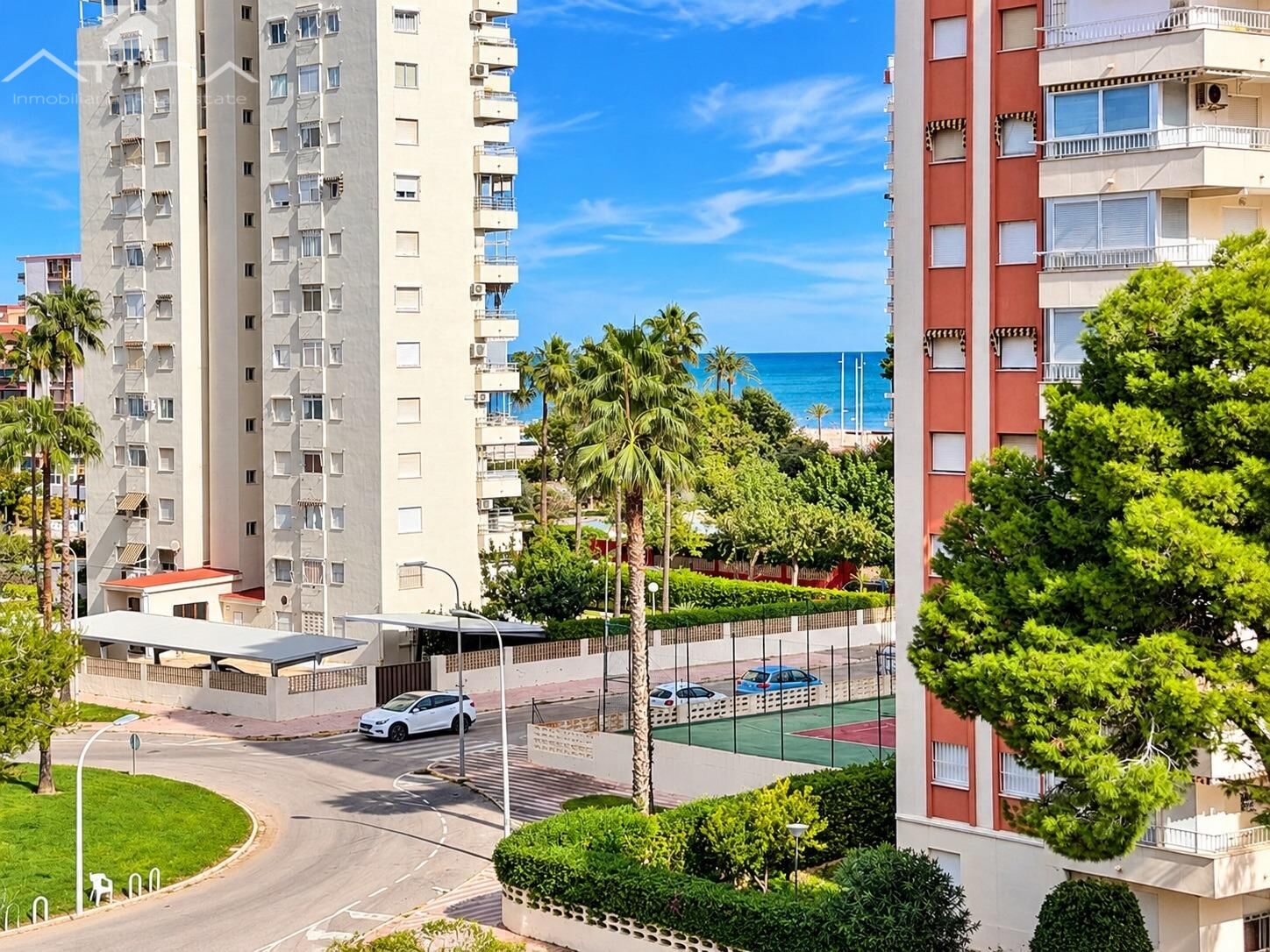 Apartamento en  la playa de Gandía a 200 metros del mar con piscina y garaje