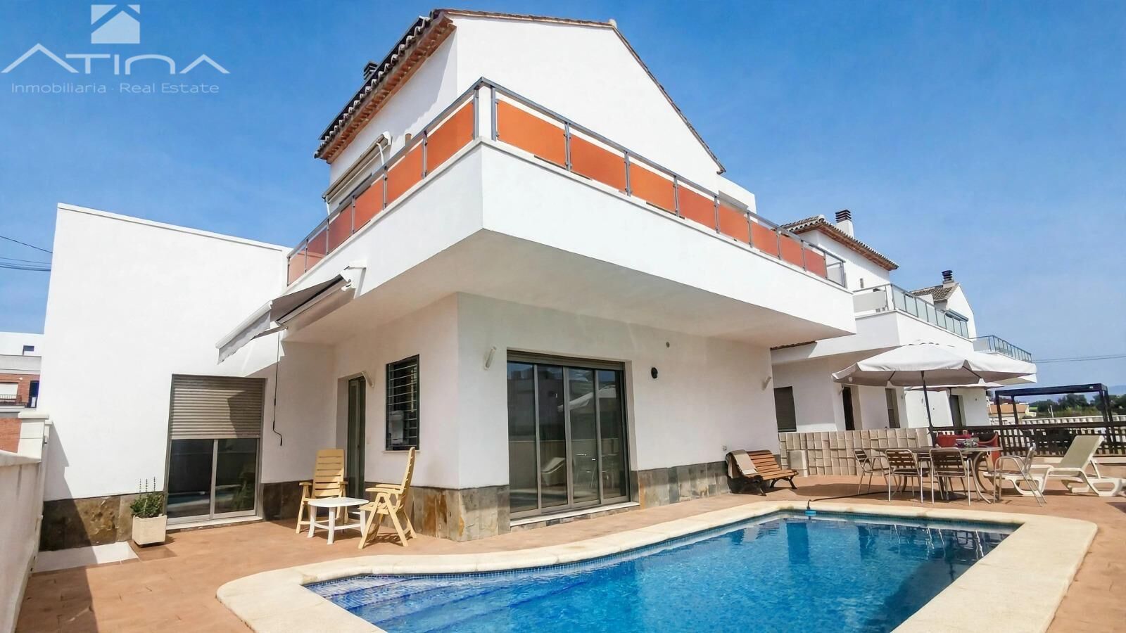 Villa independiente con piscina privada a 200 metros del Mediterráneo