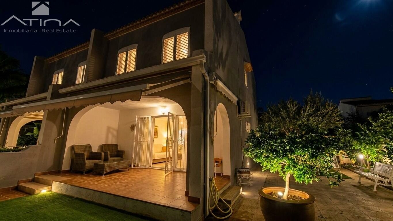 con parcela de 213 m²